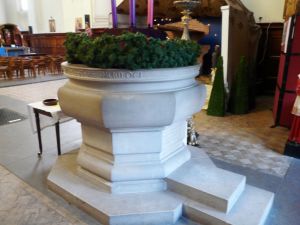 clerkenwell_holy_saviour191213_14